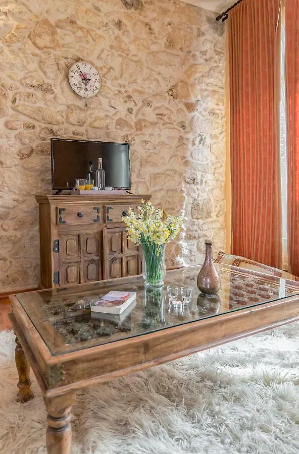 Elois Suites 罗希姆诺